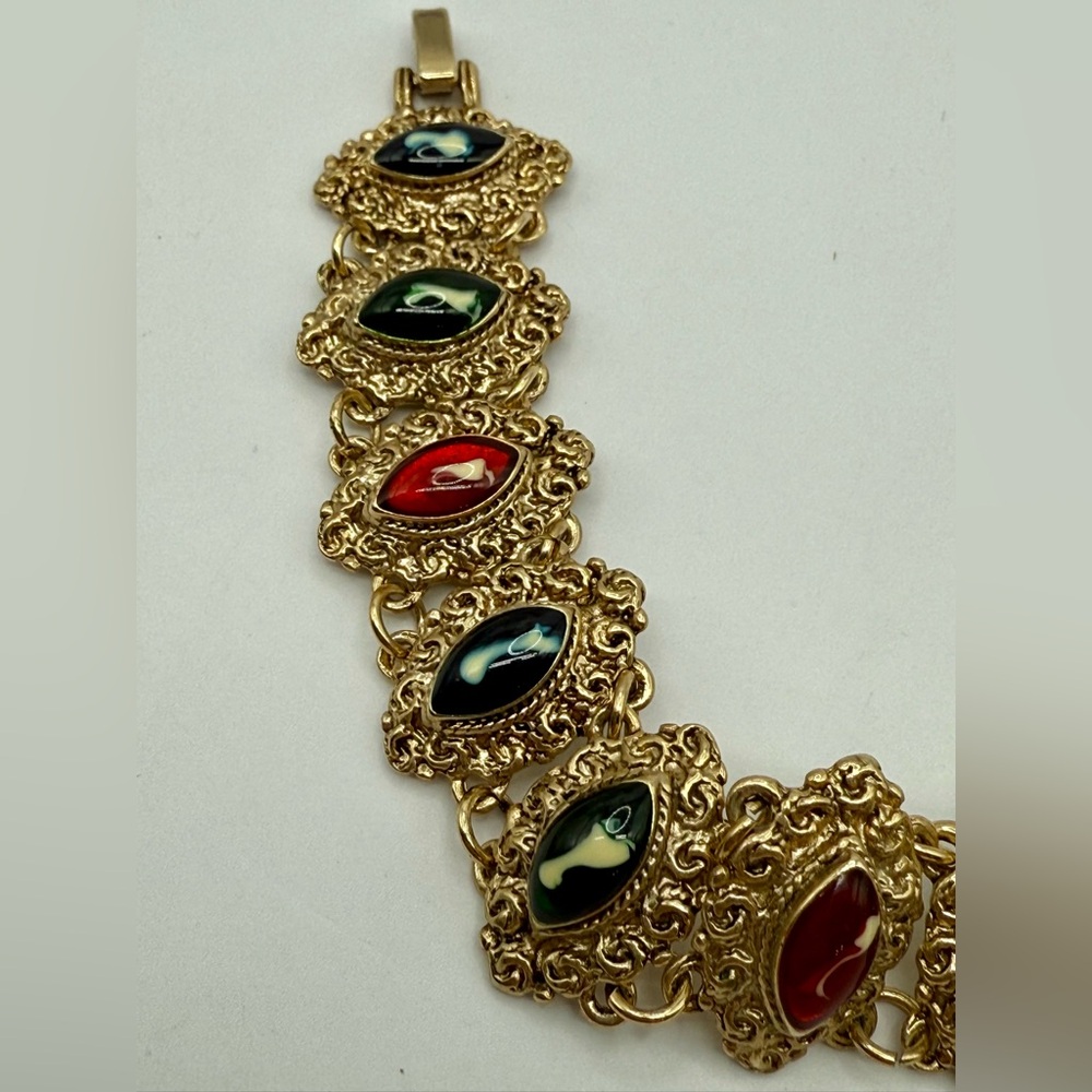 Vintage Victorian Style Gold Tone
Bracelet w/ Rhinestones 7” - Picture 13 of 16